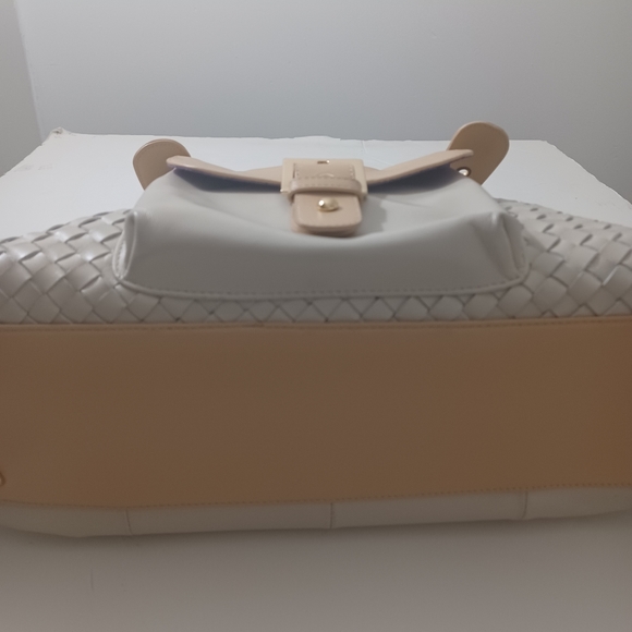 SOLD!! Bowler Handbag by Bradley - Picture 4 of 8